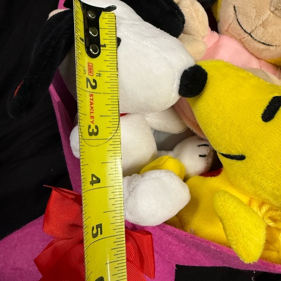 Peanuts Plush Toys Bouquet with Pink Wrap  NEW - Picture 8 of 10